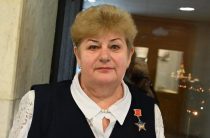 Видный человек                             на видном месте