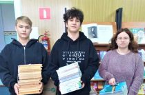 Карцовская школа Дзержинского округа сдала на переработку полтонны макулатуры