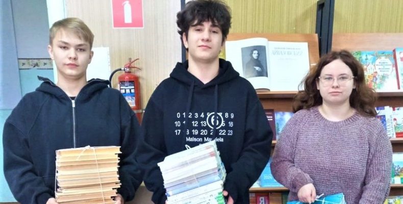Карцовская школа Дзержинского округа сдала на переработку полтонны макулатуры