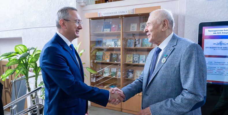 Валерий Сударенков представил книгу мемуаров «Моё время»