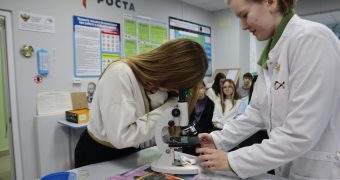 Под микроскопом