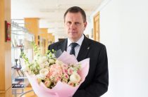 Геннадий Новосельцев поздравляет женщин с 8 марта