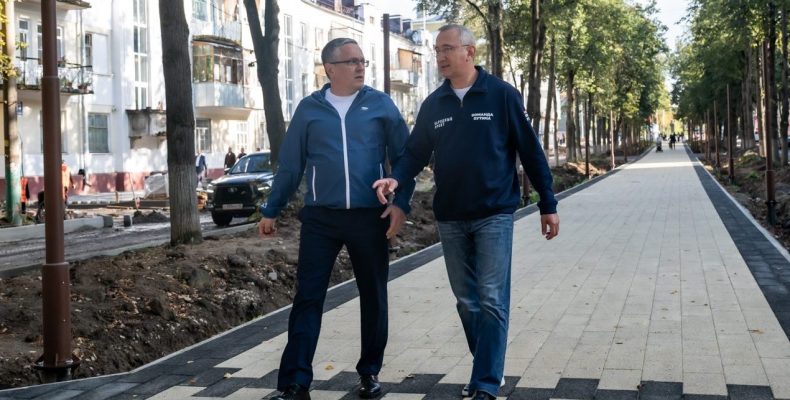 Владислав Шапша проконтролировал ход благоустройства улицы Чичерина в Калуге