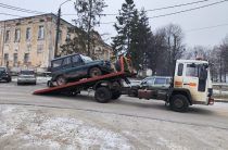 Депутаты  помогают обеспечивать бойцов на передовой автотранспортом