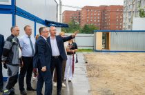 Владислав Шапша проконтролировал подготовку площадки под строительство школы на Тайфуне