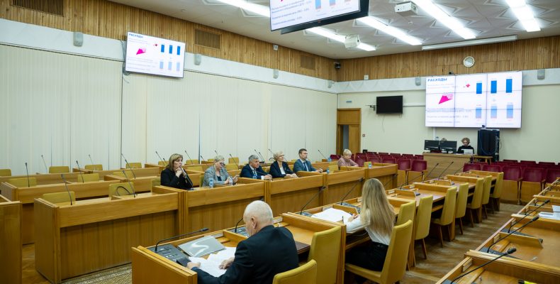 На правительстве Калужской области одобрен проект бюджета Территориального фонда ОМС