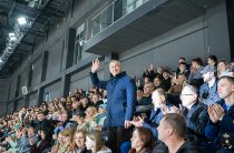 Владислав Шапша посетил матч-открытие регионального этапа Всероссийского чемпионата Офицерской Хоккейной Лиги