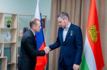 Вручены областные награды