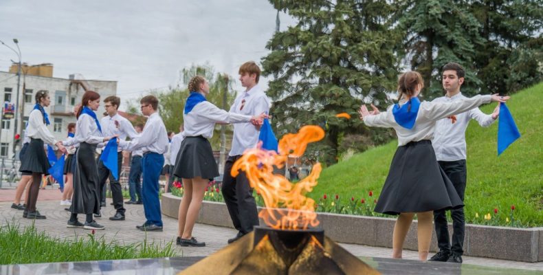 В Малоярославце прошёл Вальс Победы