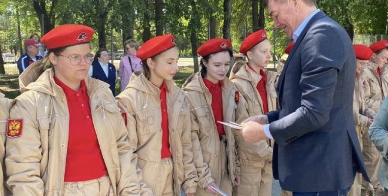 Сенатор РФ Александр Савин поздравляет с Днём защиты детей